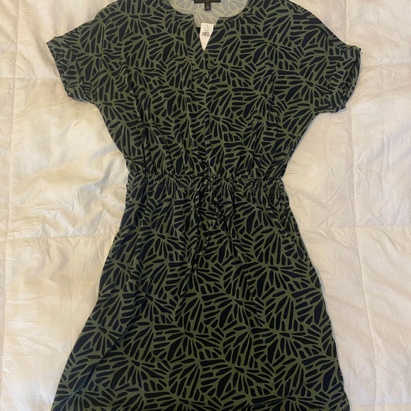 NWT Banana Republic Dress with Pockets! - Picture 5 of 9